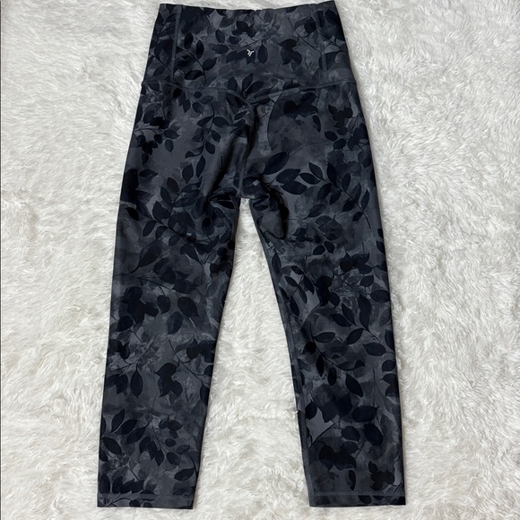 Old Navy Like New Active Powersoft Extra High-Rise Leggings Cropped Size M - Picture 8 of 12